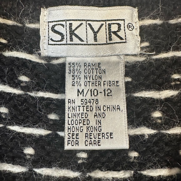 Skyr Winter Cardigan-Ice Skates-Size Medium 10/12 - Picture 3 of 6